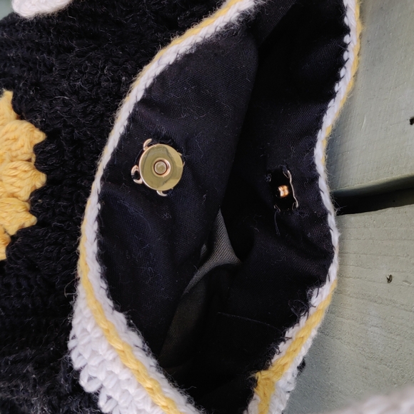 Handmade Crochet Mini Hand Bag - Picture 5 of 12